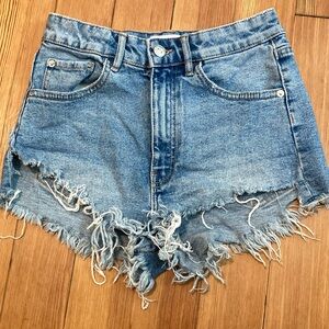 Zara size 2 women’s cut off jean shorts